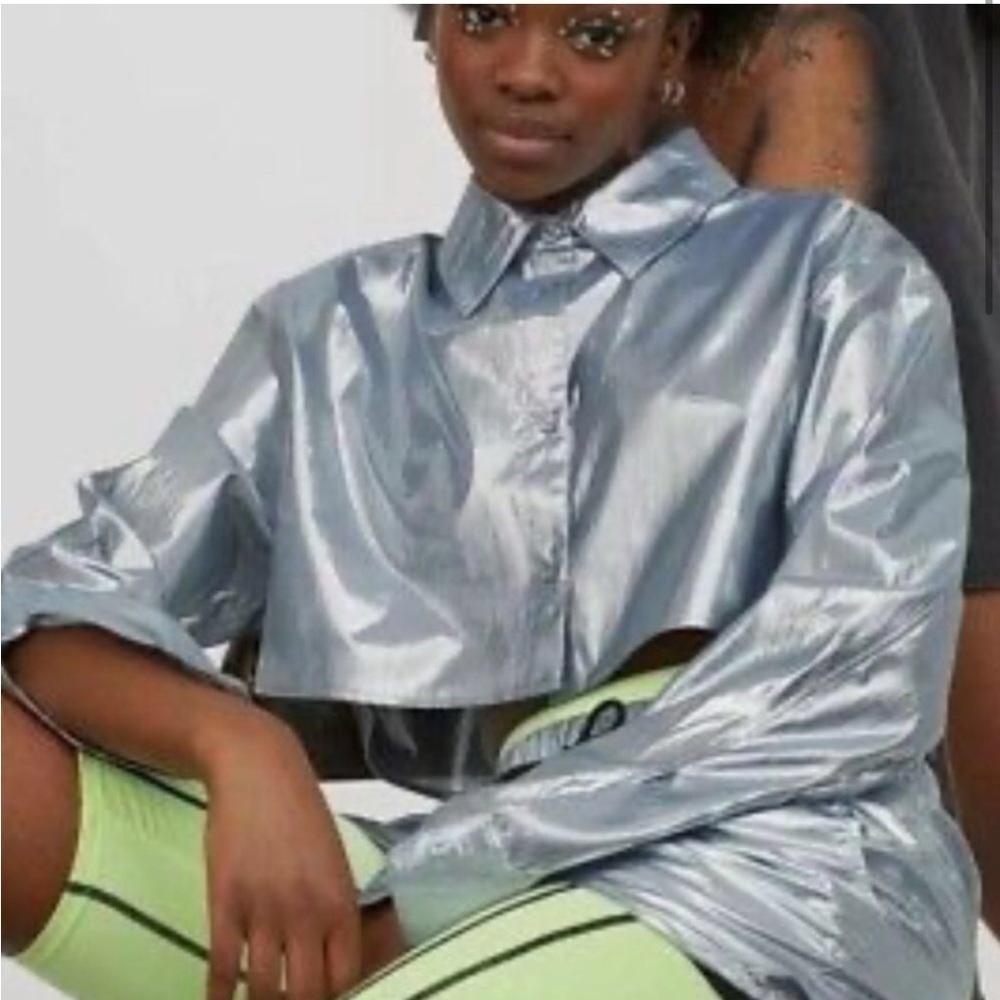 Justine Skye x H&M collab shirt metallic silver long sleeve crop button down L